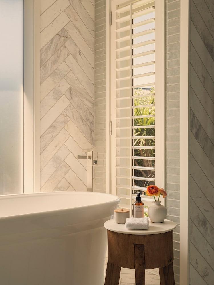 THE LODGE AT KAURI CLIFFS 88998 — 10