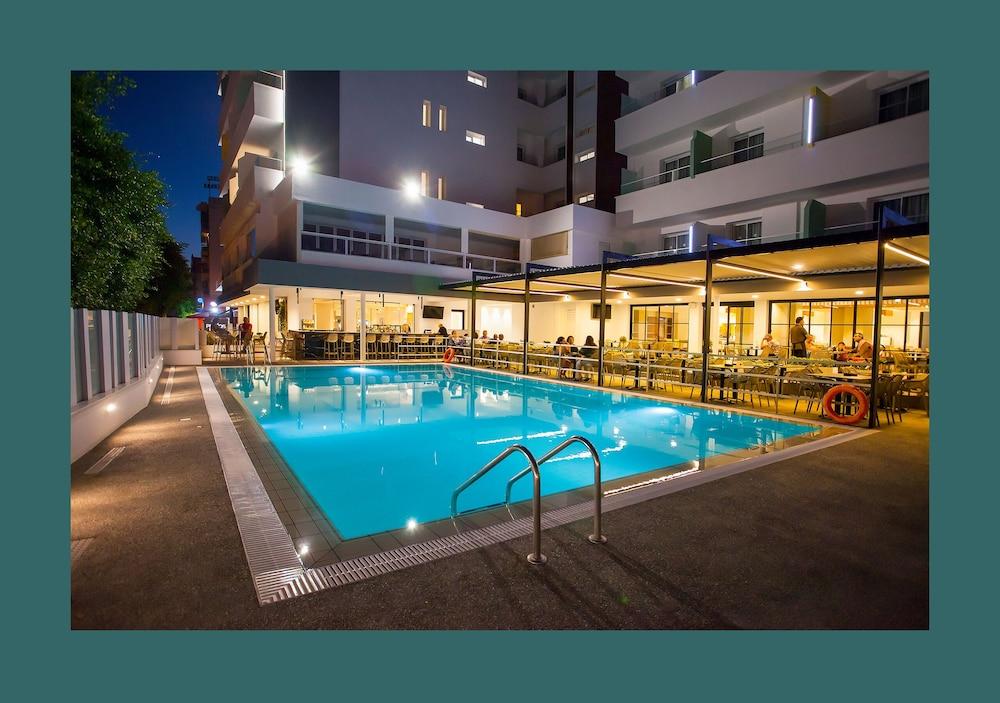 Pefkos City Hotel — 3
