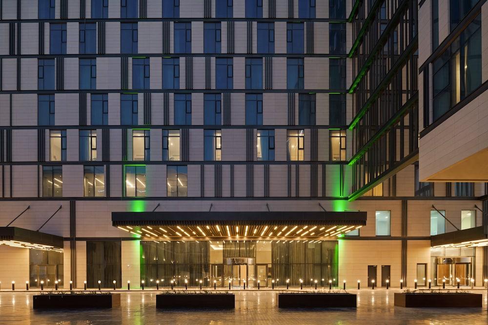 Holiday Inn Dubai Al Maktoum Airport — 5