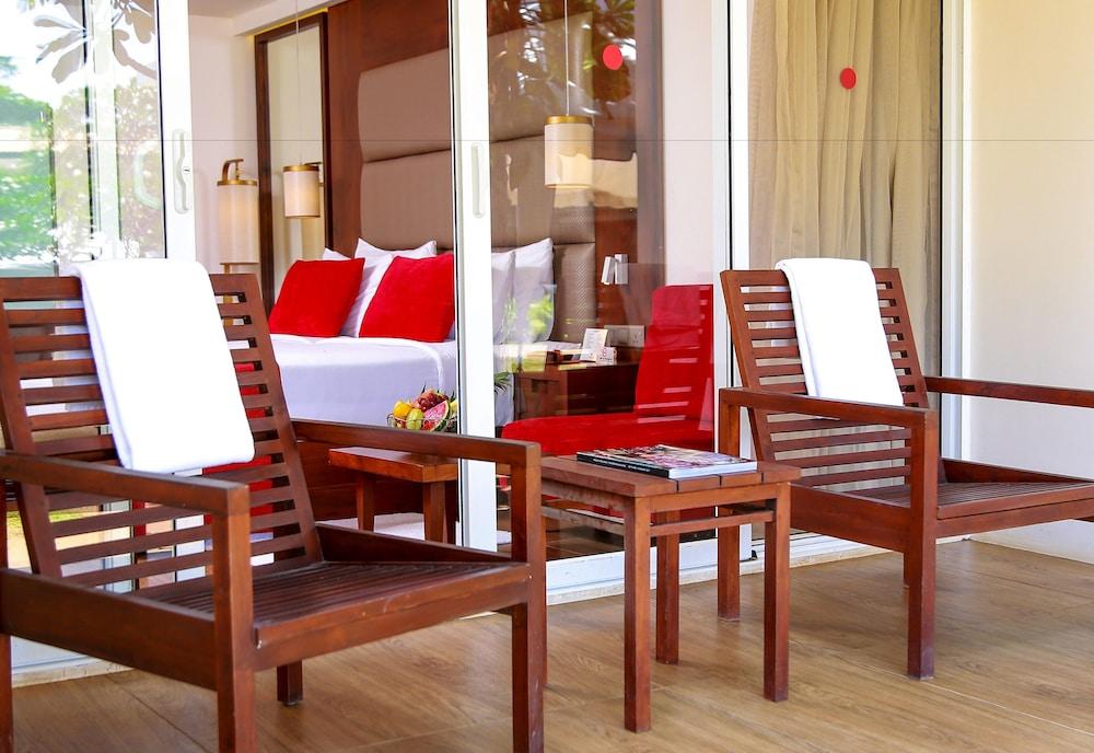 Pegasus Reef Hotel