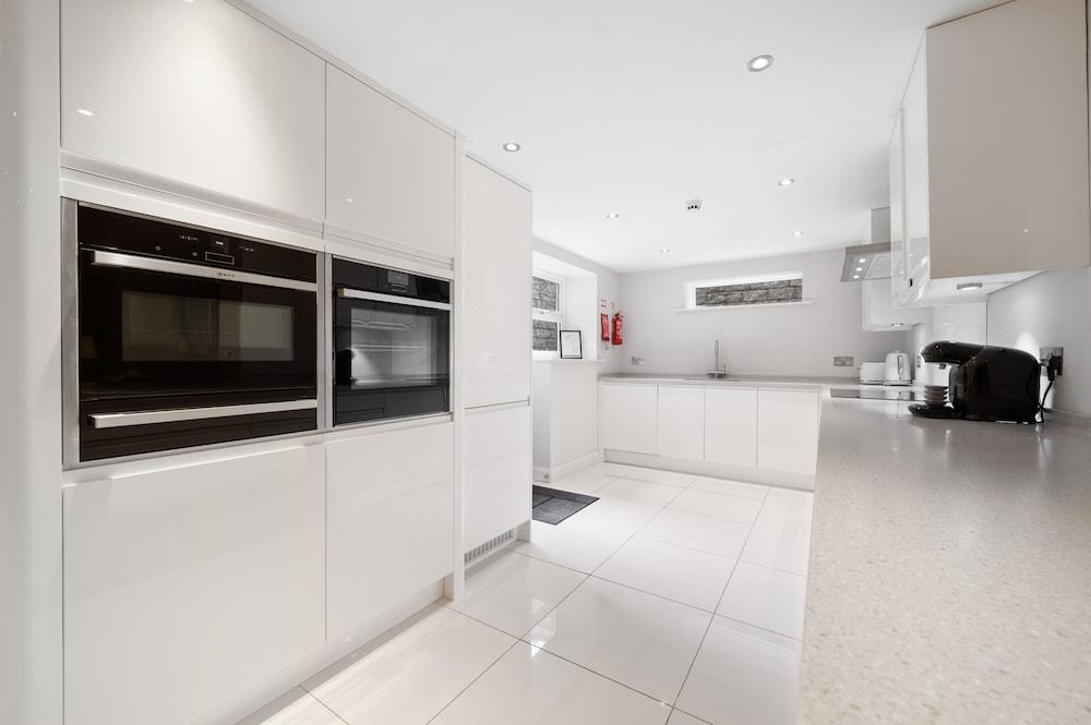 White Hart Hotel & Apartments — 9