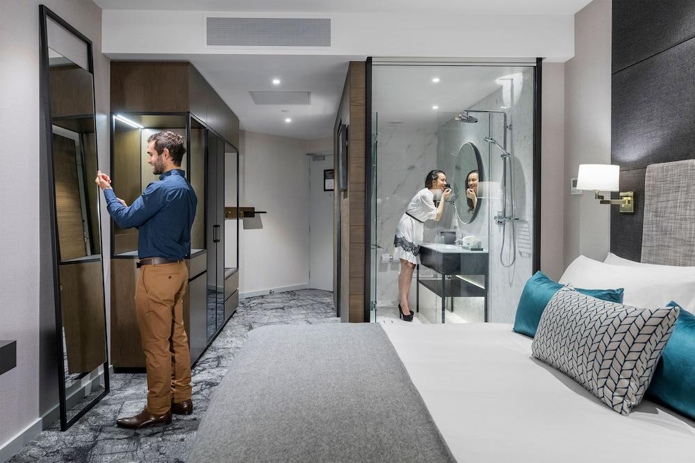 CROWNE PLAZA CHRISTCHURCH — 8