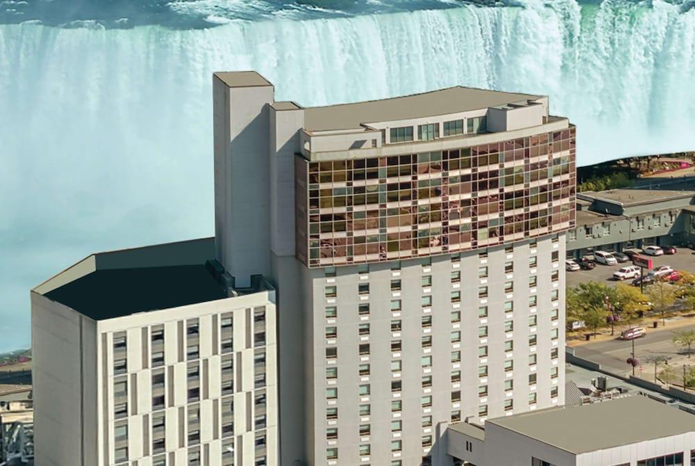 Wyndham Fallsview Hotel — 2