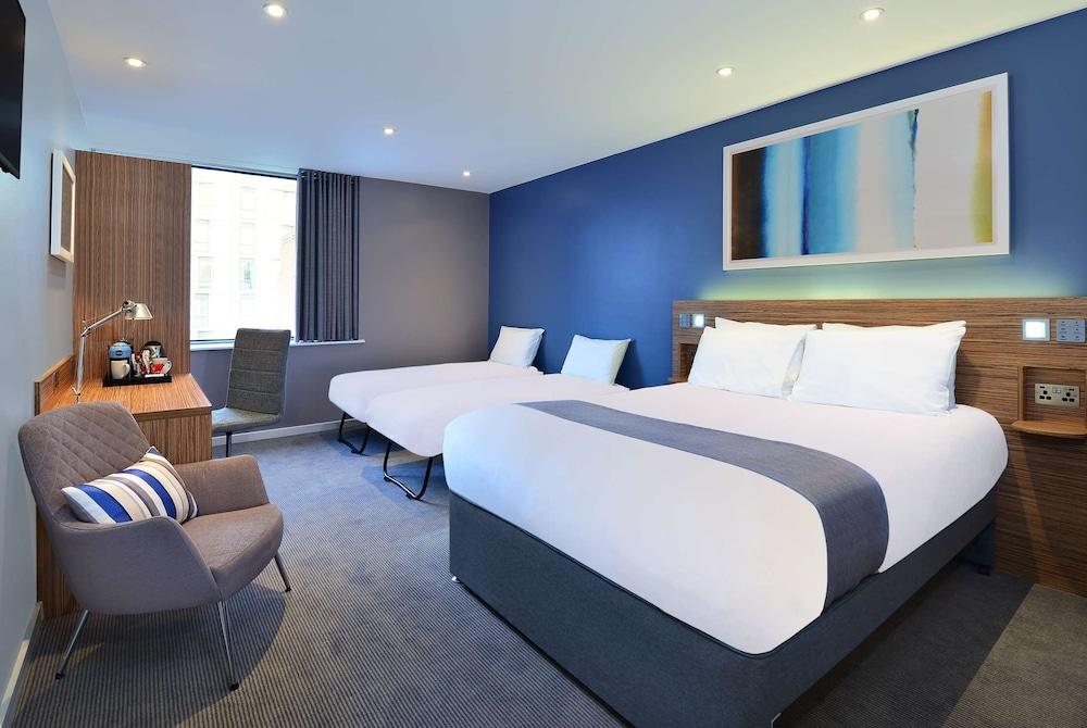 Travelodge Edinburgh Central — 10