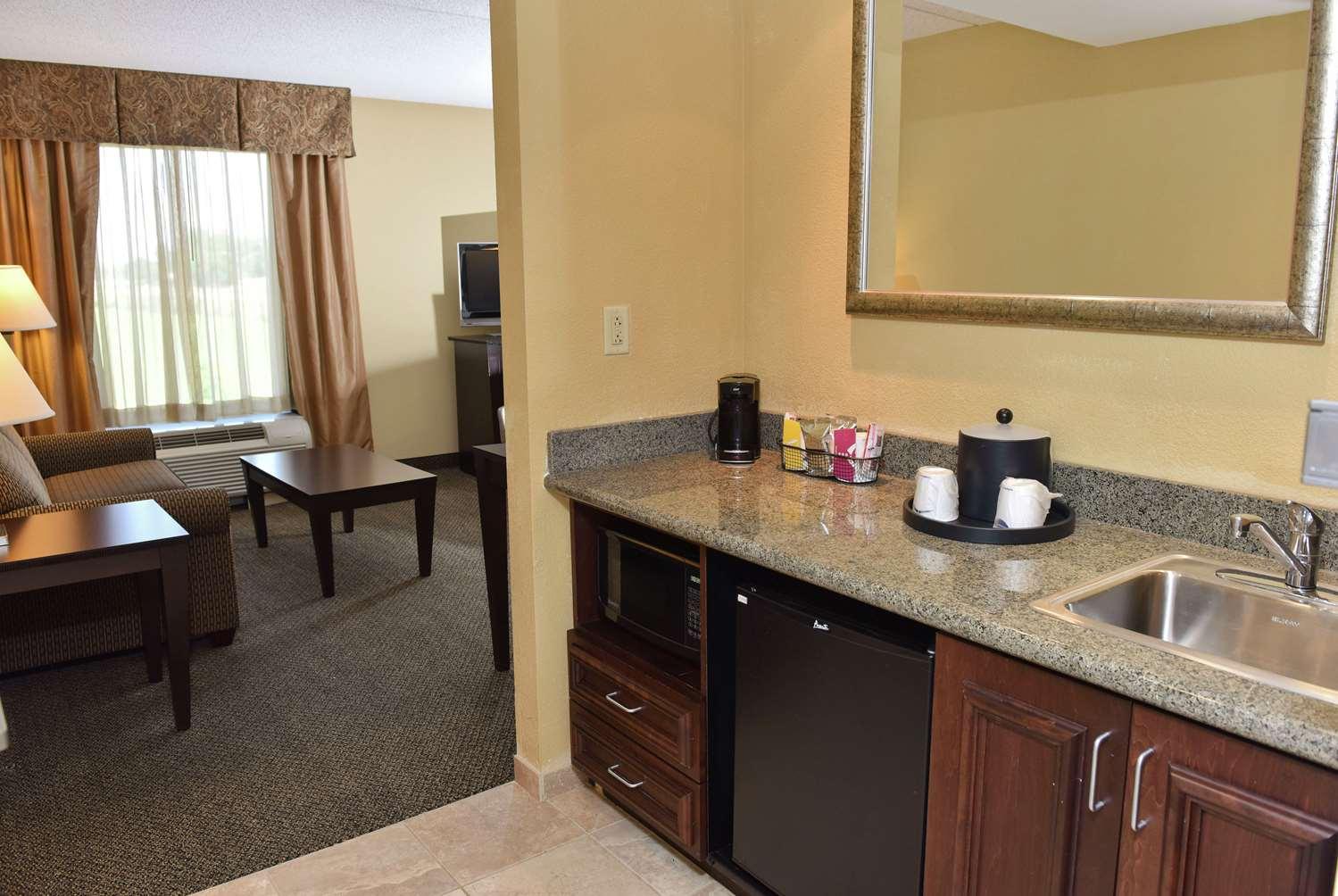 Hampton Inn & Suites Alexandria LA — 6