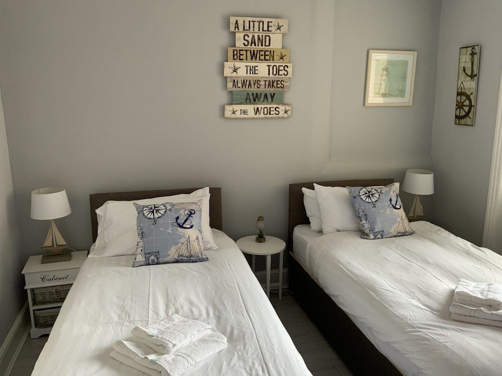 Glenroy Hotel — 9