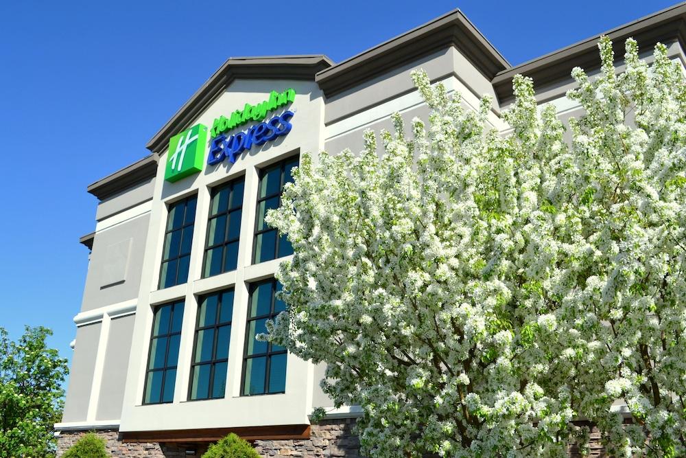 HOLIDAY INN EXPRESS HOTEL AND SUITES BOZEMAN WEST — 3
