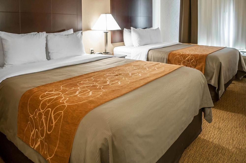 Comfort Suites Albuquerque/North Journal Center — 9