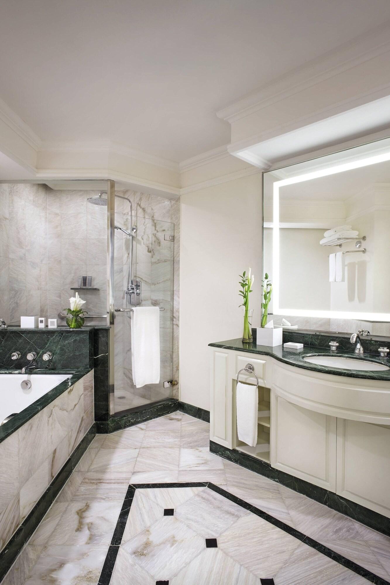 JW MARRIOTT SURABAYA 14524 — 9