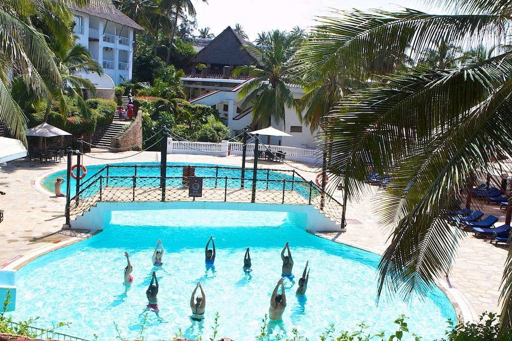 Voyager Beach Resort 16444