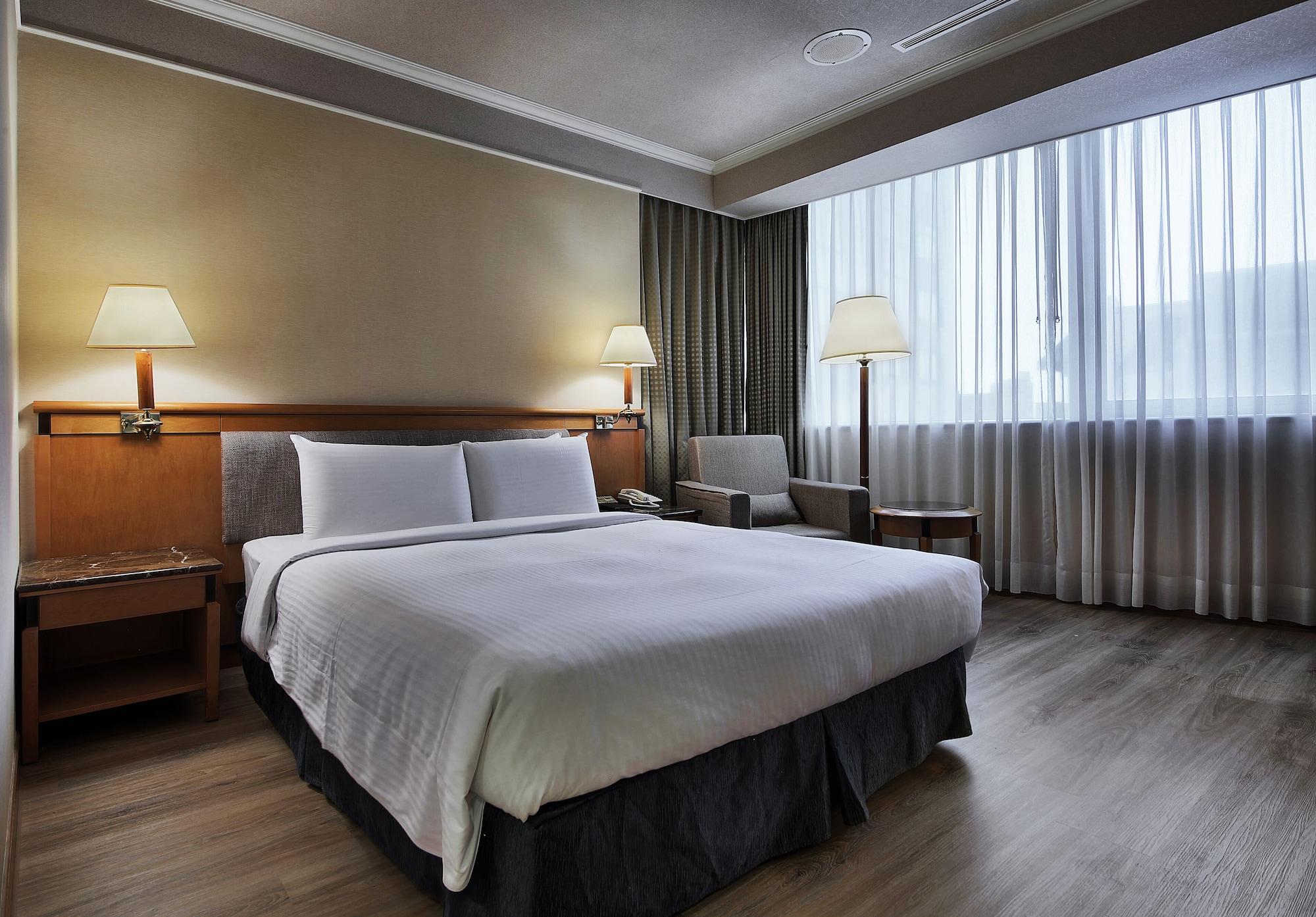 Carlton Hsinchu 878315 — 5