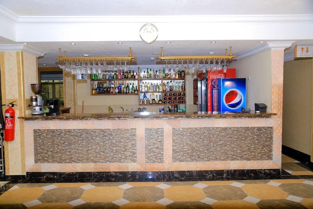 Tiffany Diamond Hotel Indira Gandhi Street — 4