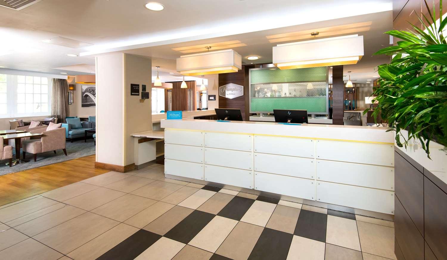 Hampton by Hilton Birmingham Jewellery Quarter — 9