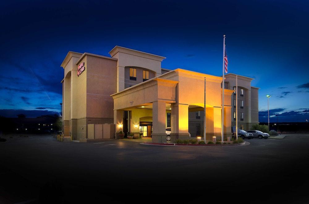 Hampton Inn & Suites Gallup — 2