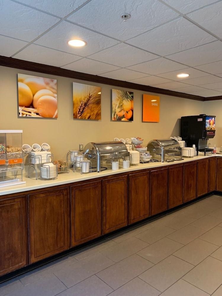 Comfort Inn Franklin Highway 96 — 7