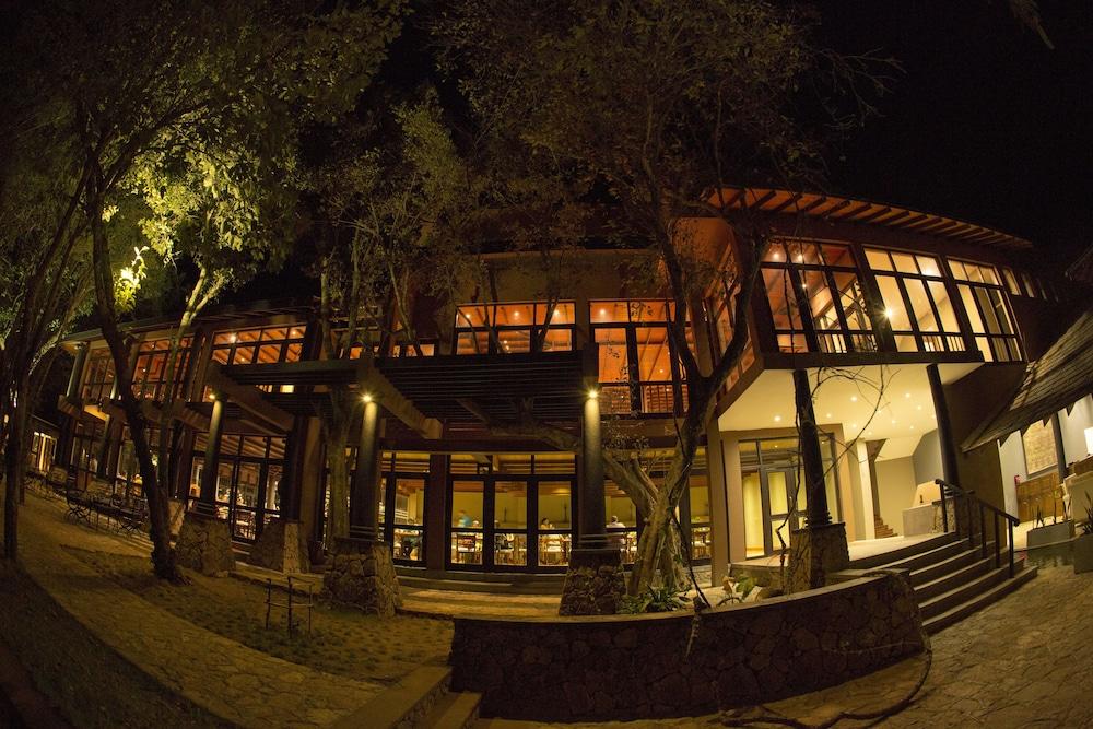 Deer Park Hotel 111672 — 2