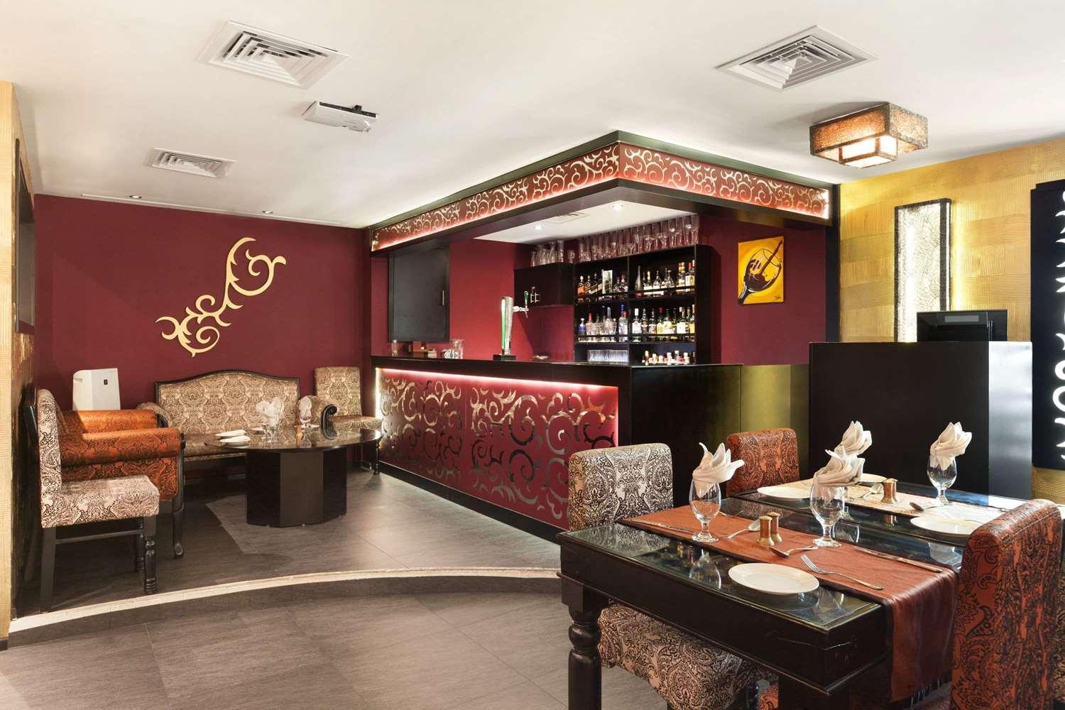 Howard Johnson by Wyndham Bur Dubai — 3
