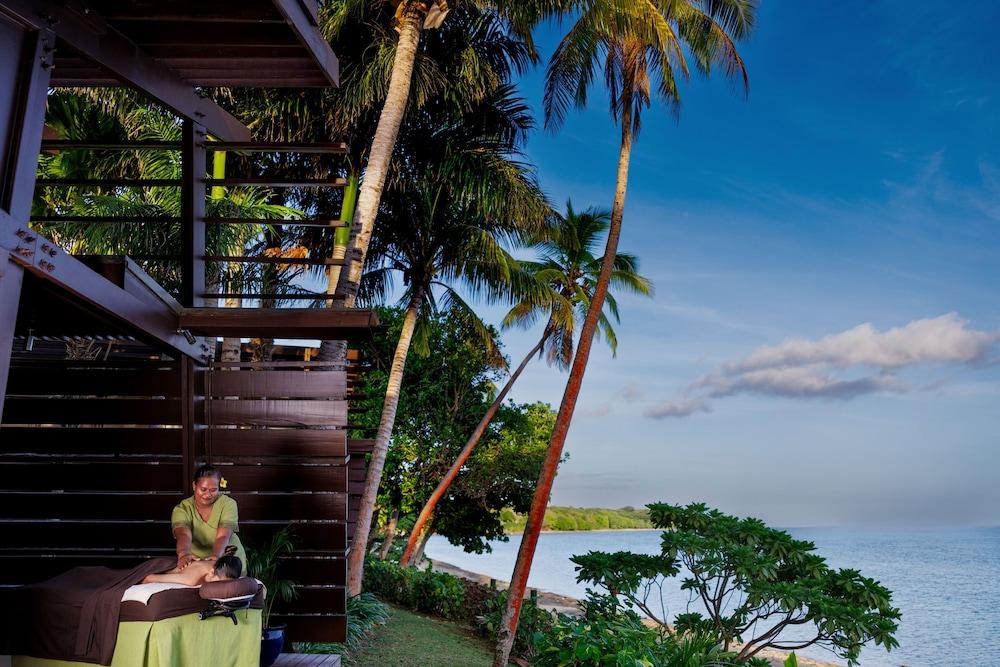 Shangri-La Yanuca Island — 2