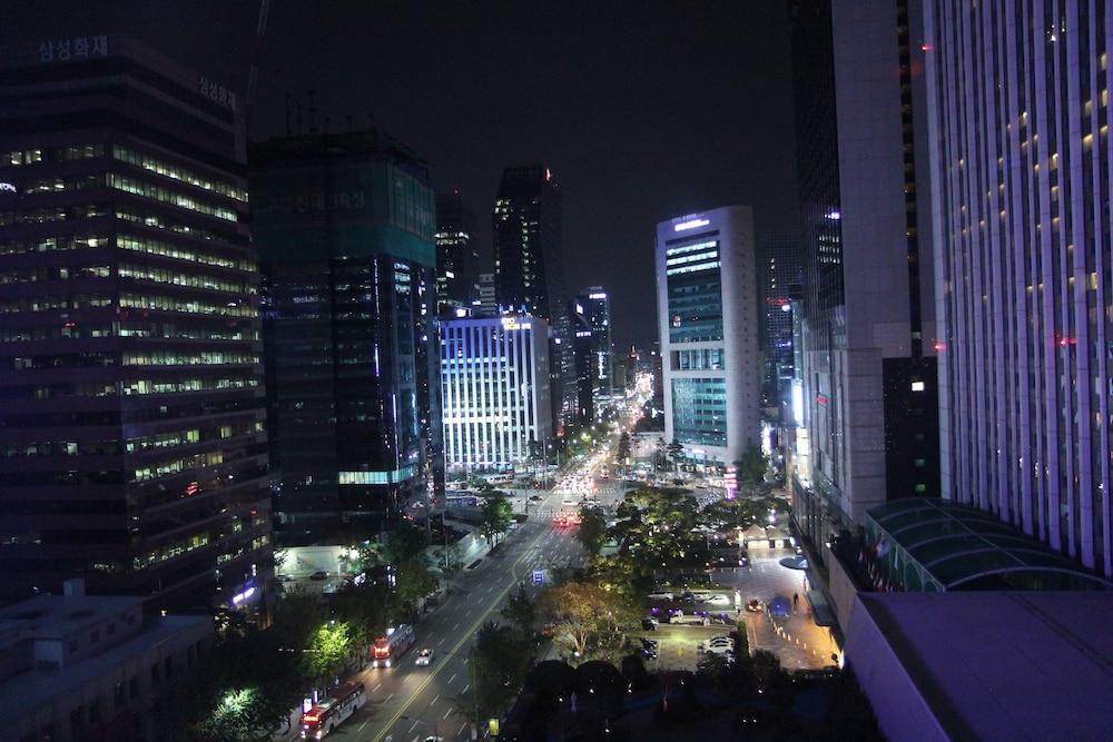 PRESIDENT HOTEL — 3