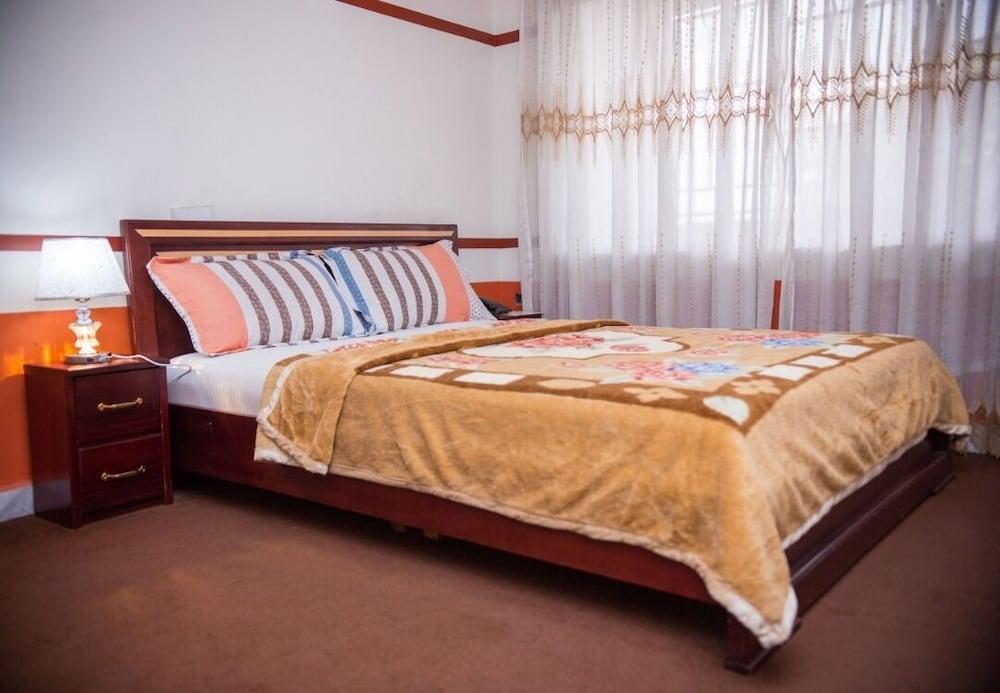 Wadoma Royale Hotel 1219498 — 3