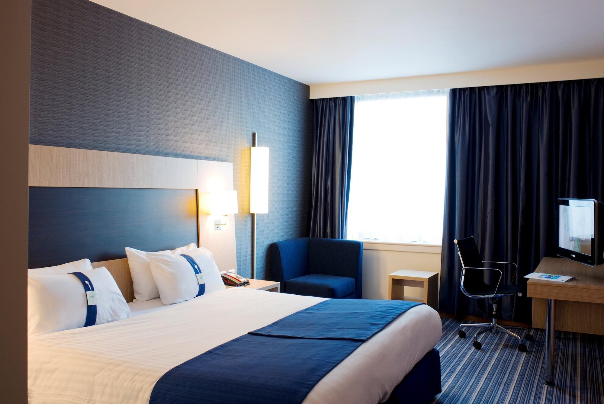 HOLIDAY INN EXPRESS ROTHERHAM - NORTH — 6