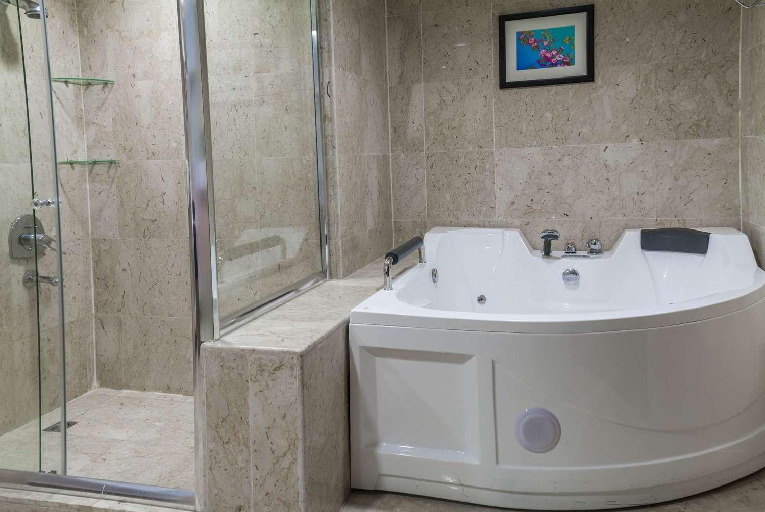 Days Inn by Wyndham Hotel Suites Amman — 4