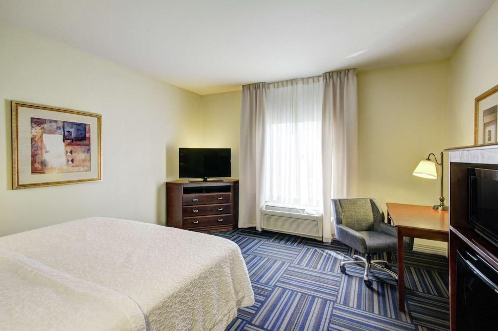 Hampton Inn & Suites Alexandria MN — 9