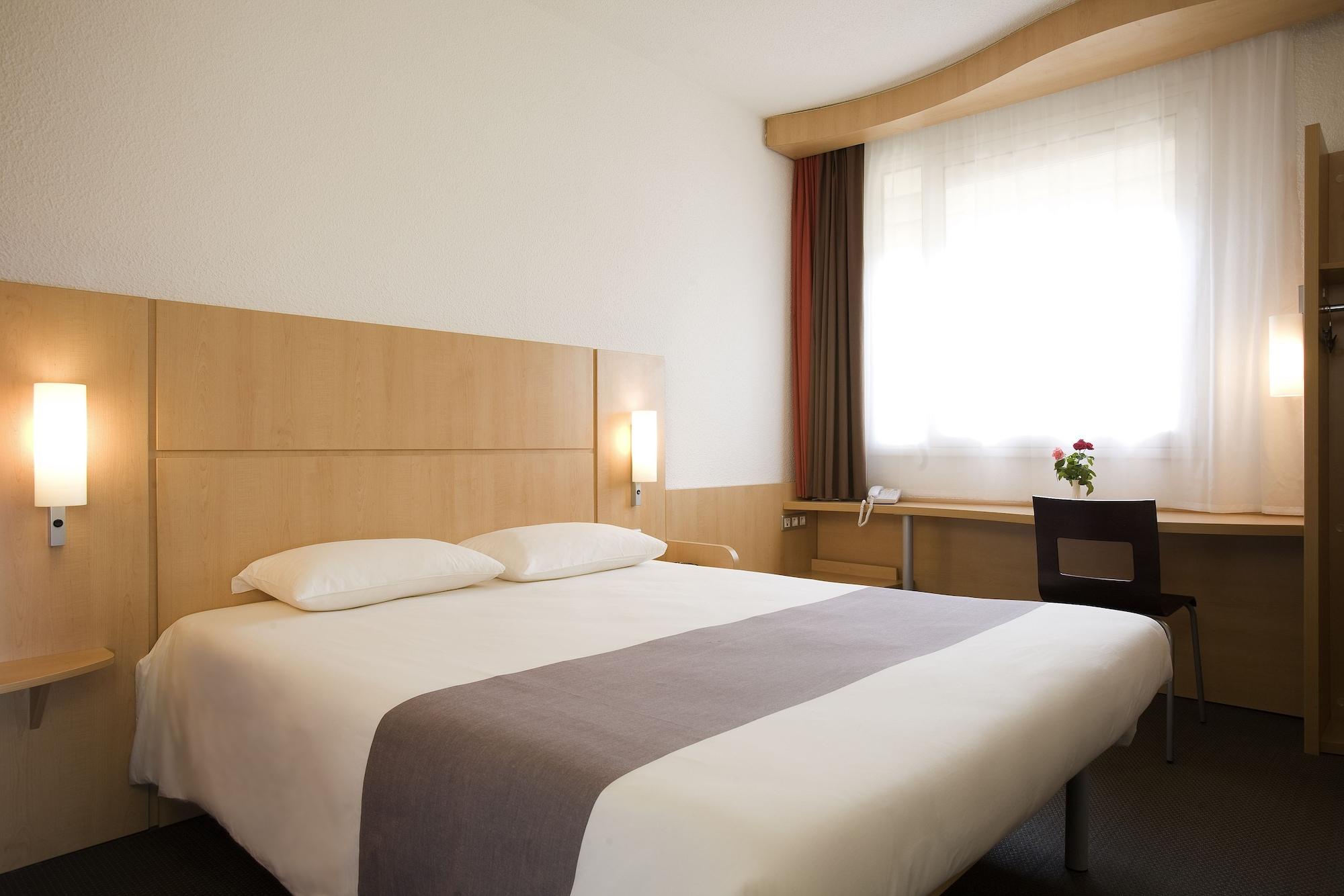 Ibis Cotonou — 7