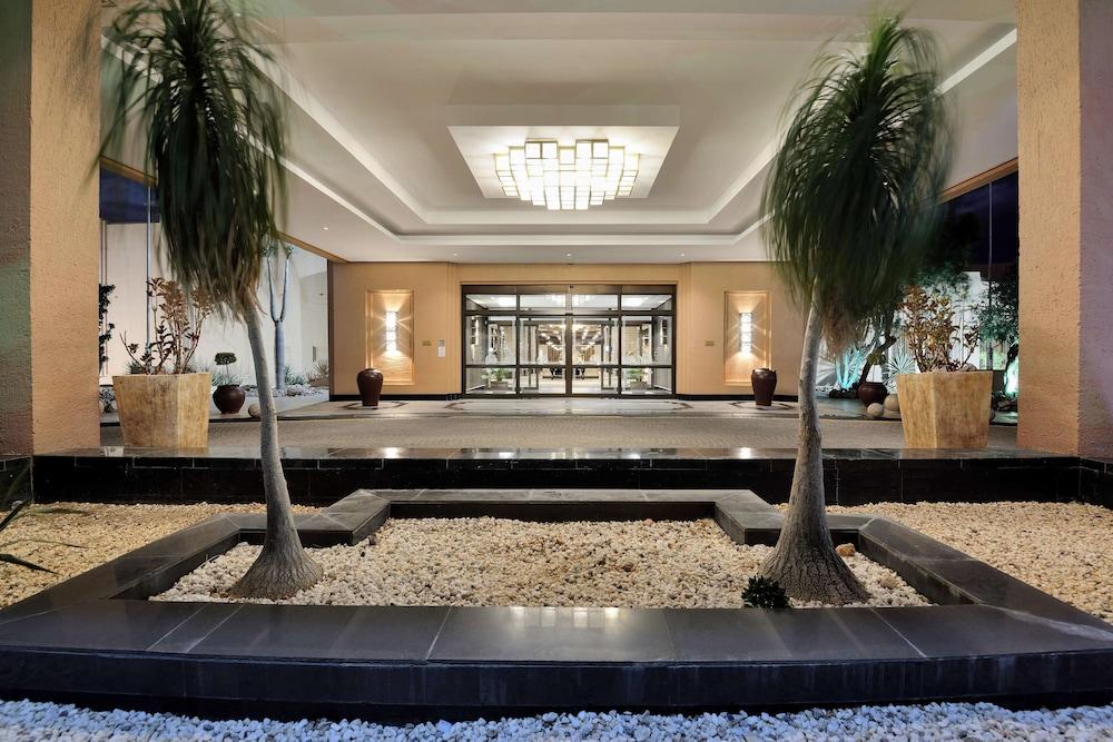 WINDHOEK COUNTRY CLUB RESORT — 8
