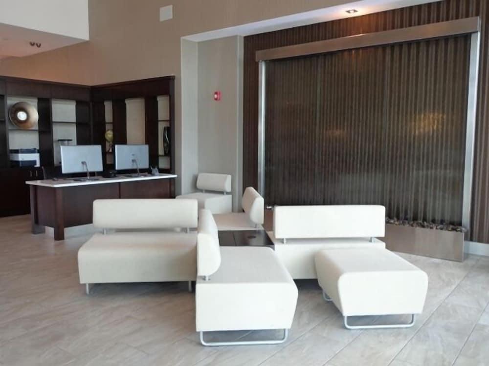 Holiday Inn Austin Airport — 10