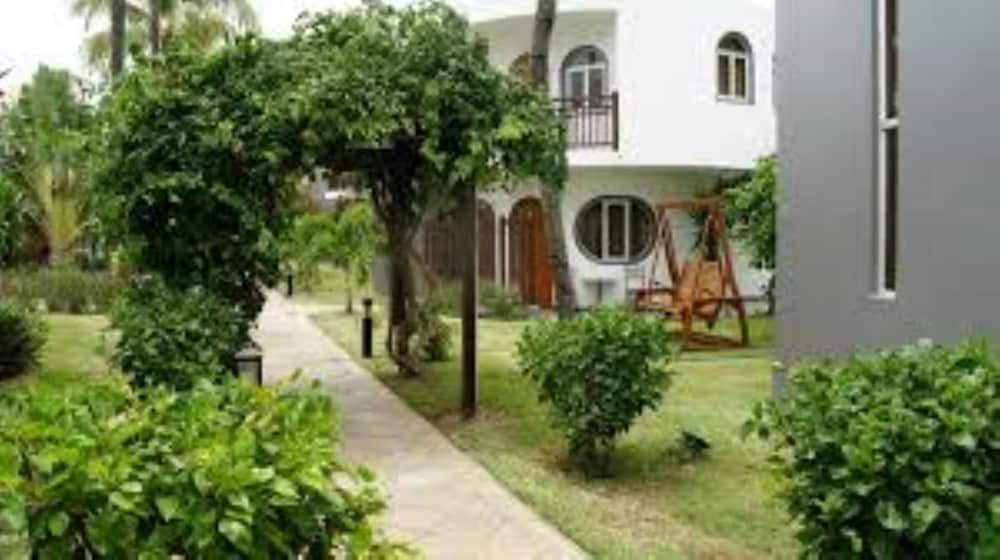 Gold Beach Resort 120052 — 2
