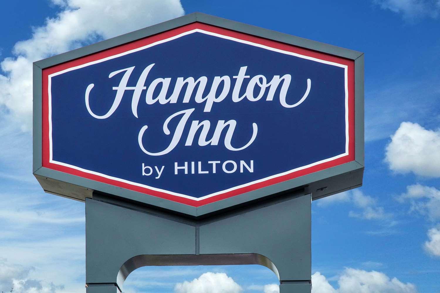 Hampton Inn Douglas — 4