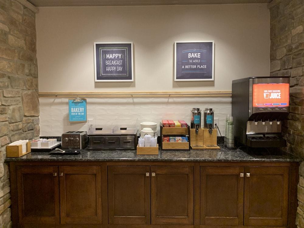 Hampton Inn & Suites Colorado Springs-Air Force Academy-I-25 North — 9
