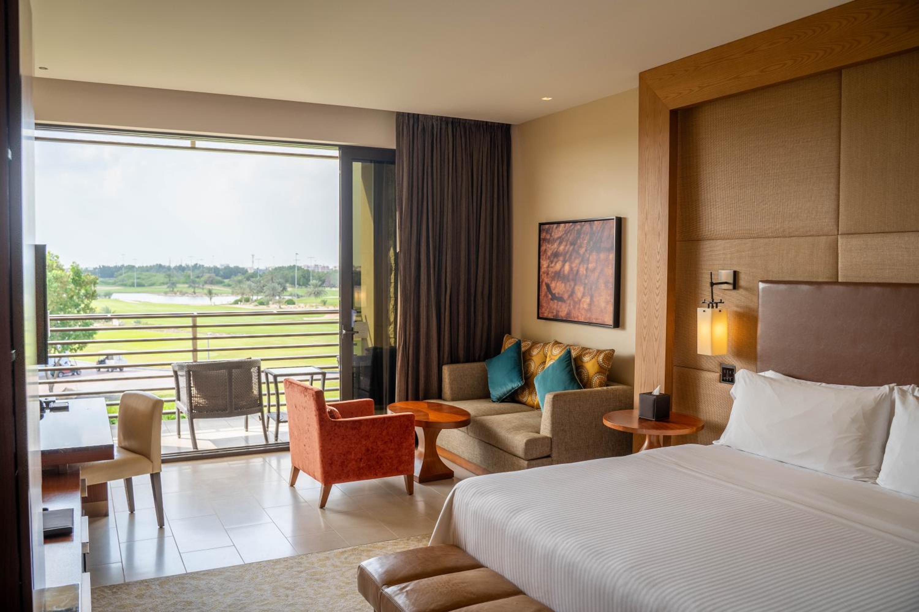 VOGO Abu Dhabi Golf Resort & Spa — 10