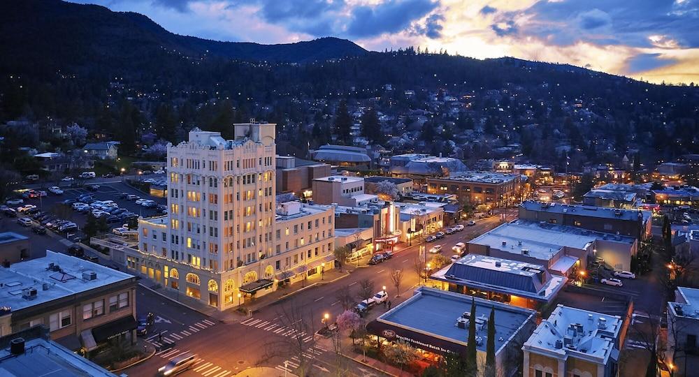 Ashland Springs Hotel — 2