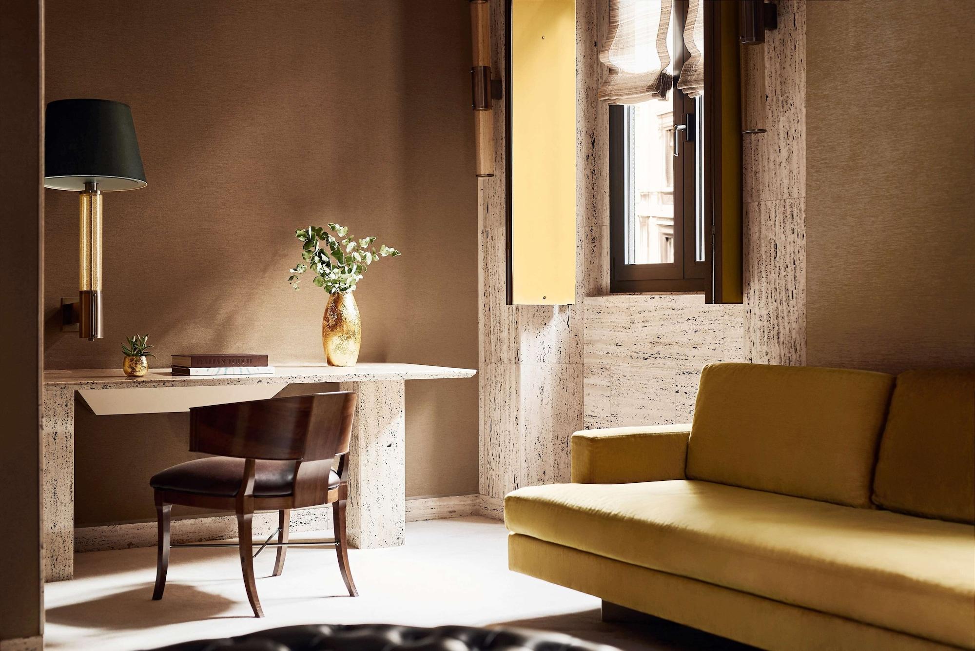 PARK HYATT MILAN 15114 — 10