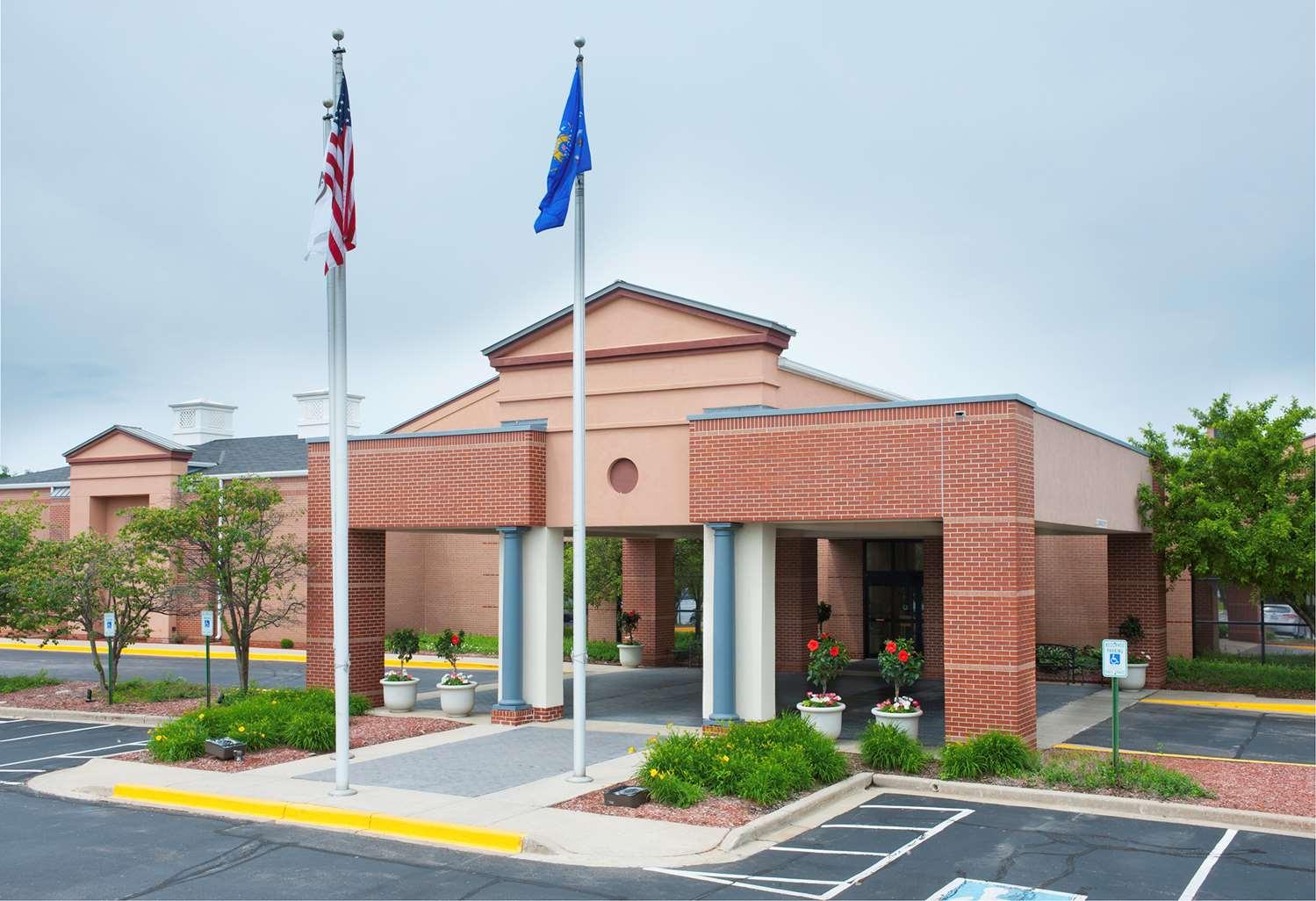 Doubletree By Hilton Milwaukee — 1