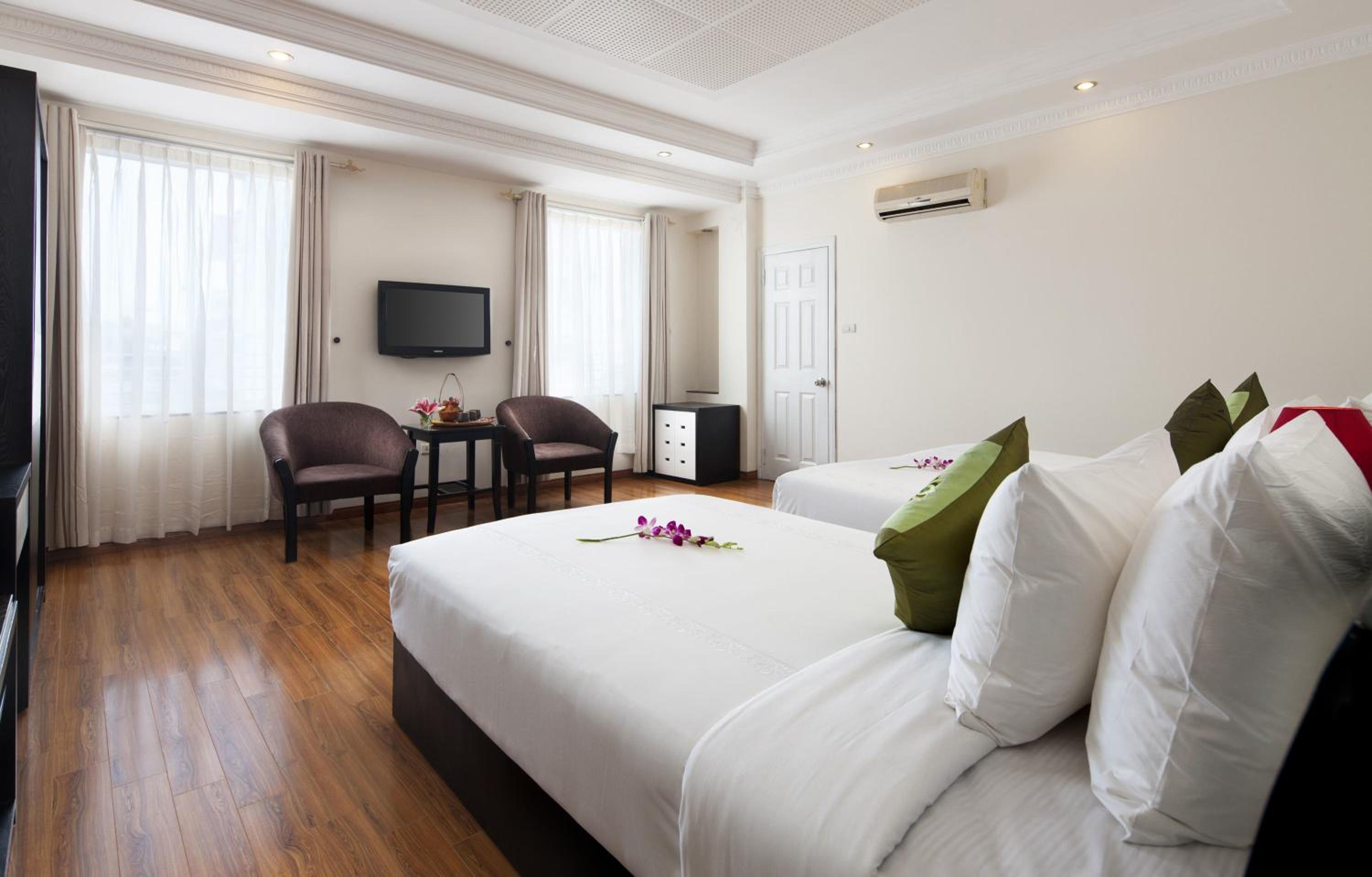 Serenity Villa Hotel — 10