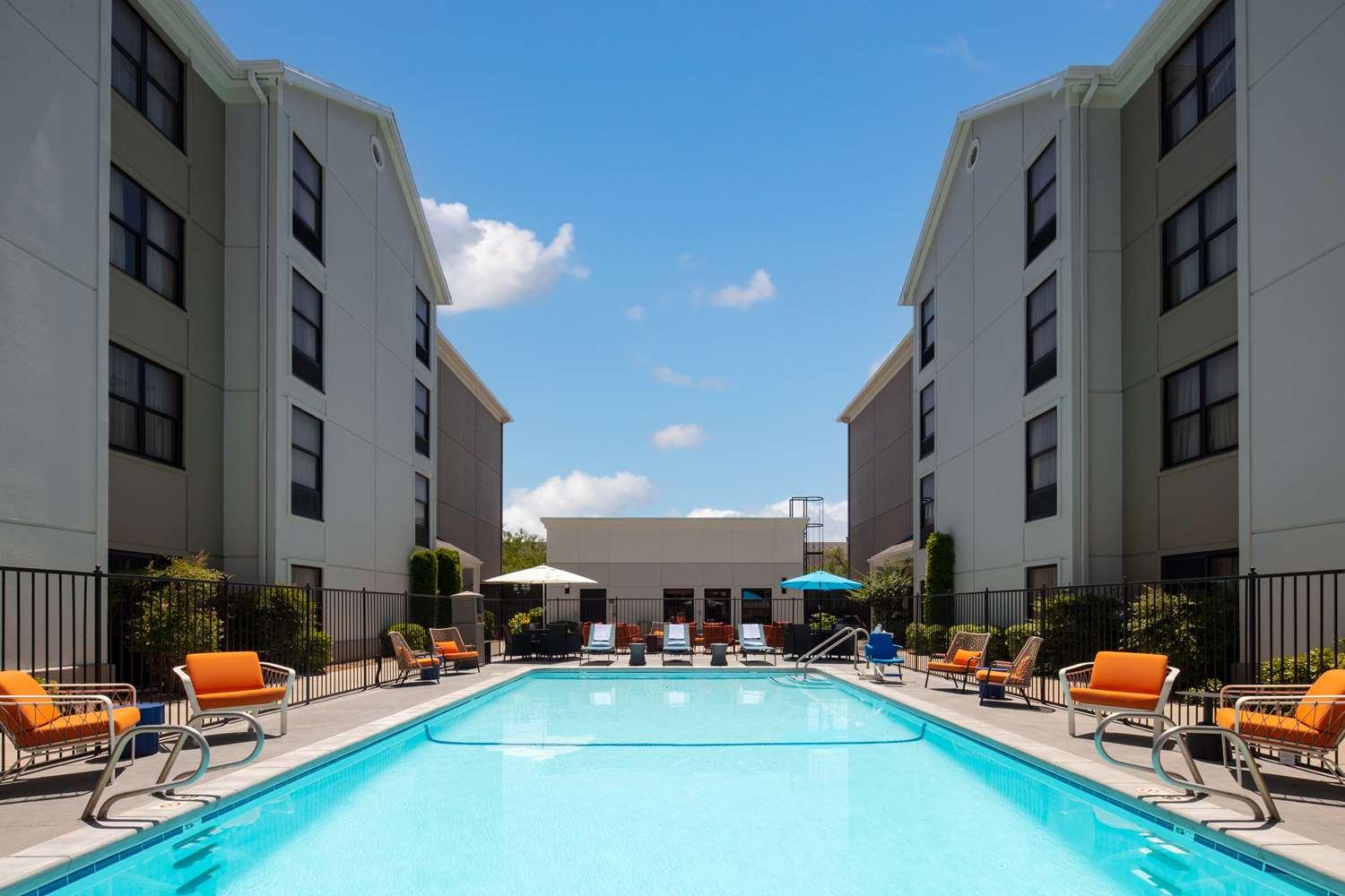 Hampton Inn and Suites El Paso Airport — 9
