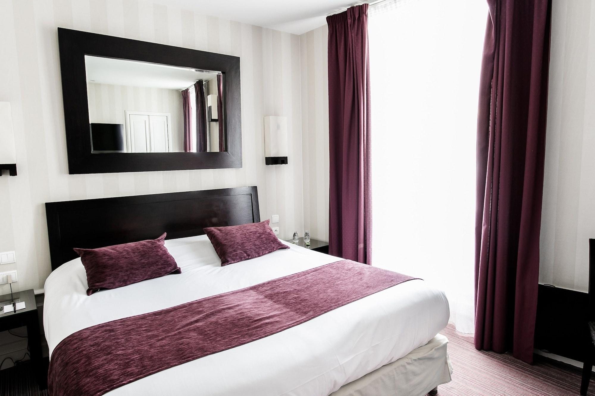 HOSTELLERIE DU CHAPEAU ROUGE — 9