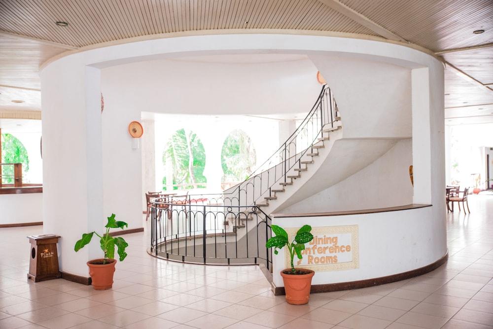 Plaza Beach Hotel — 5