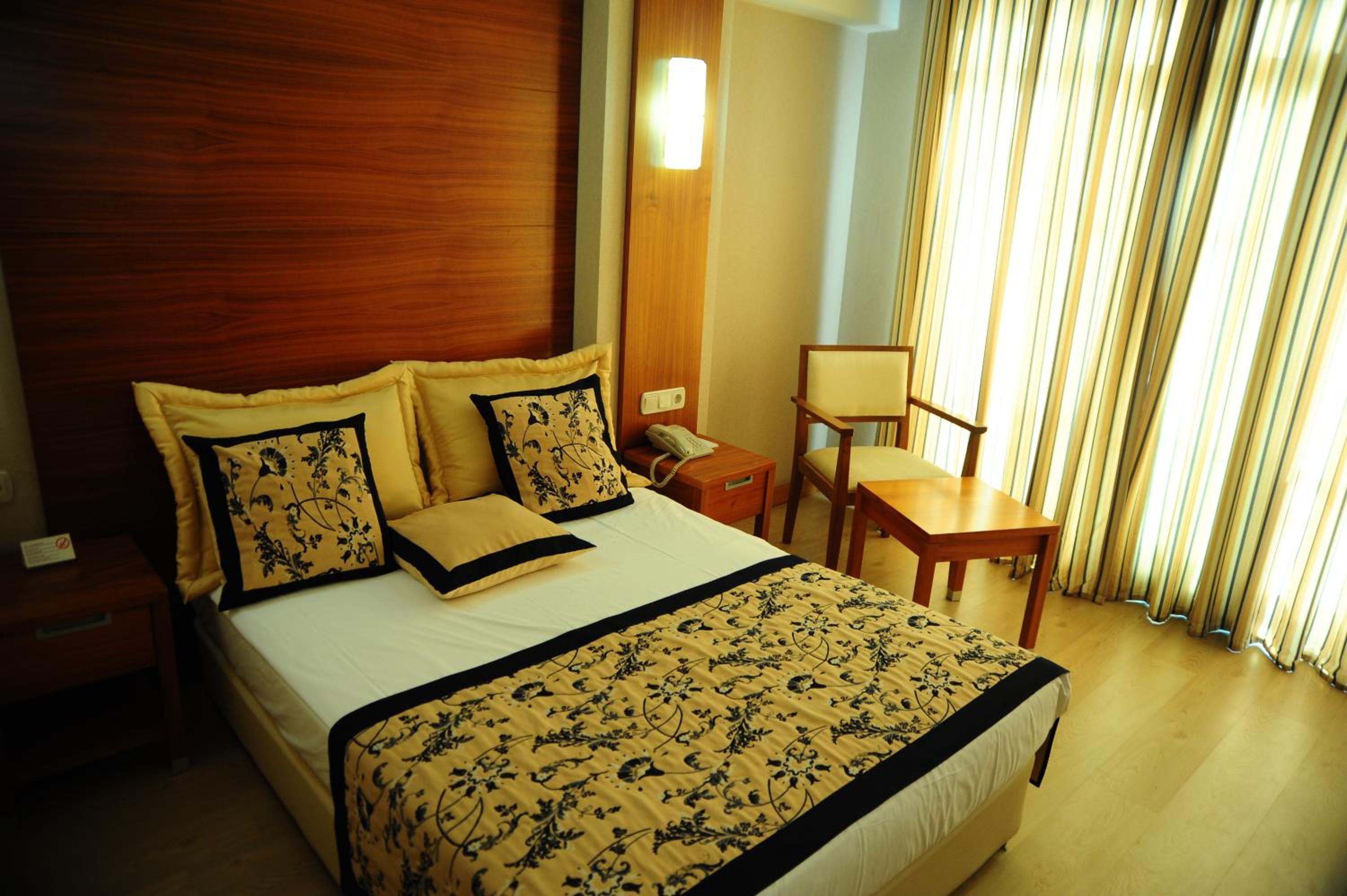 Ibis Styles Dubai Airport — 2