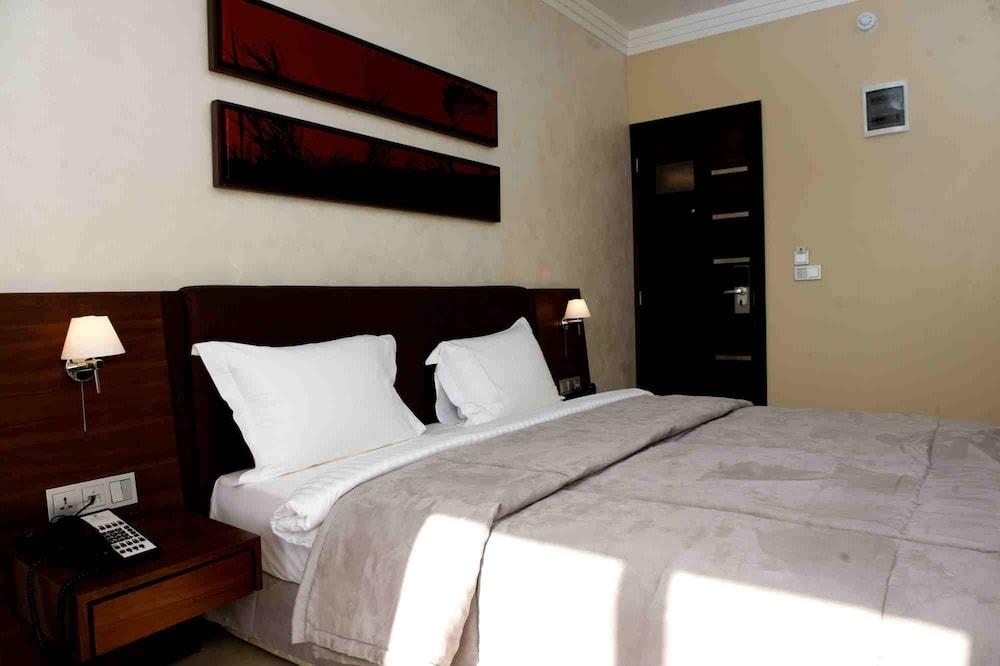 The Avenue Suites 1142338 — 7