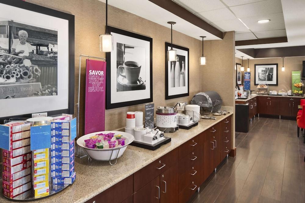 HAMPTON INN FINDLAY — 4