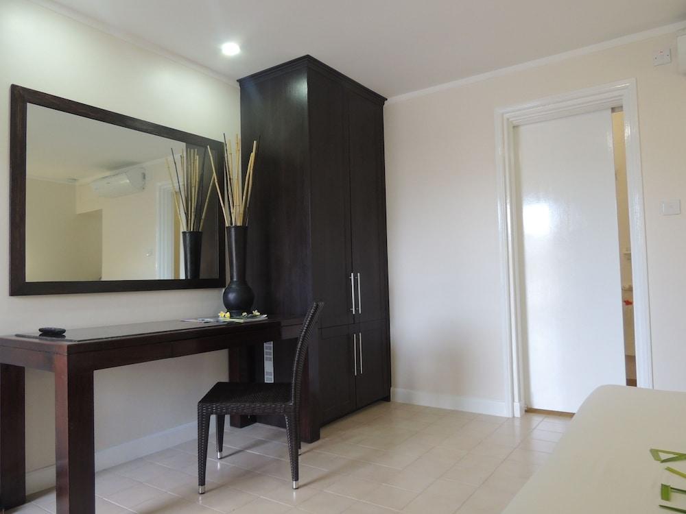 Hotel La Roussette — 6