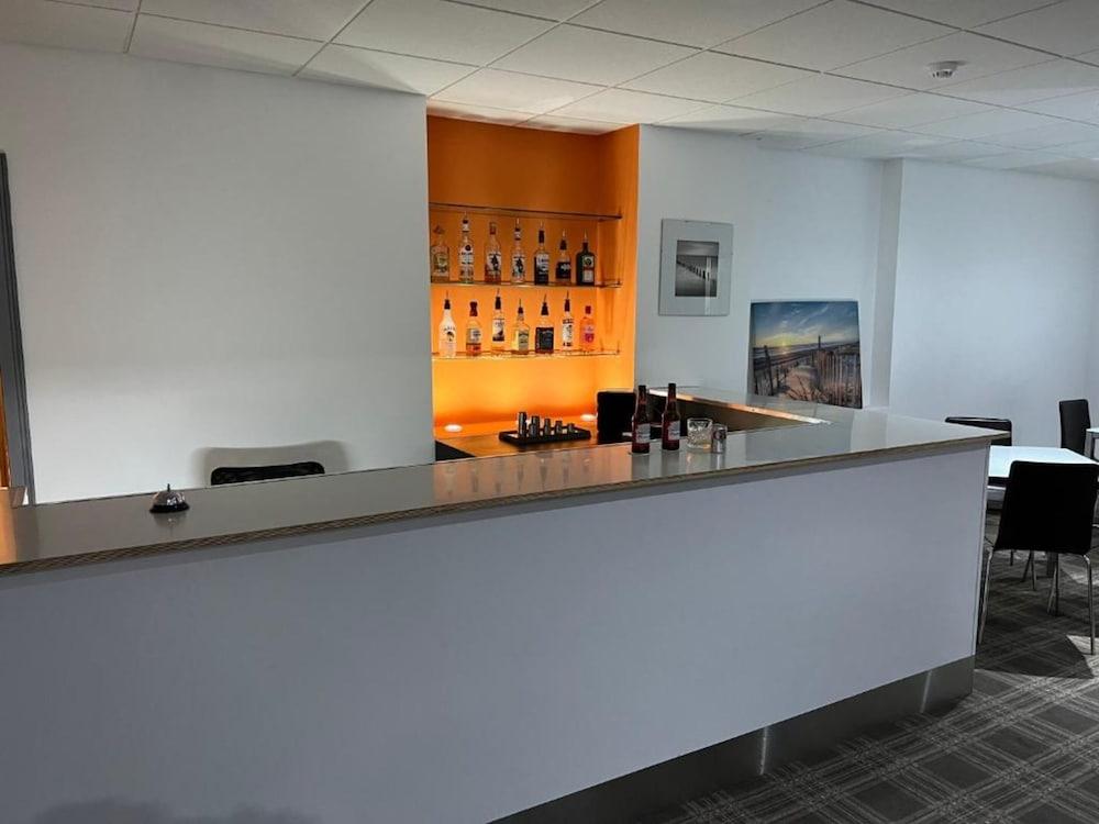 OYO Wave Crest Hotel — 5