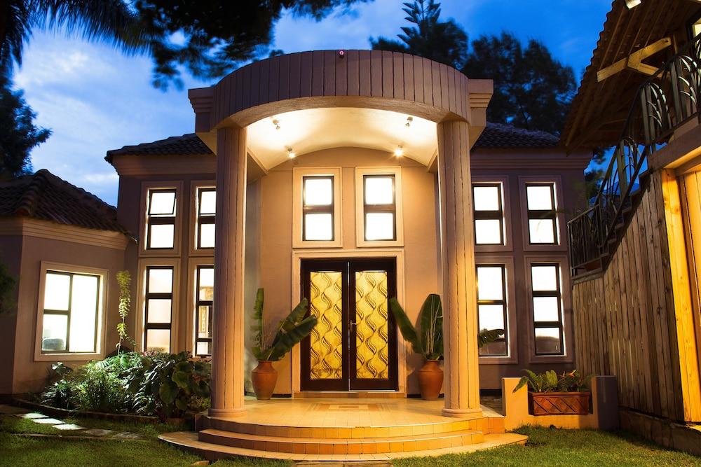 Zawadi House — 3