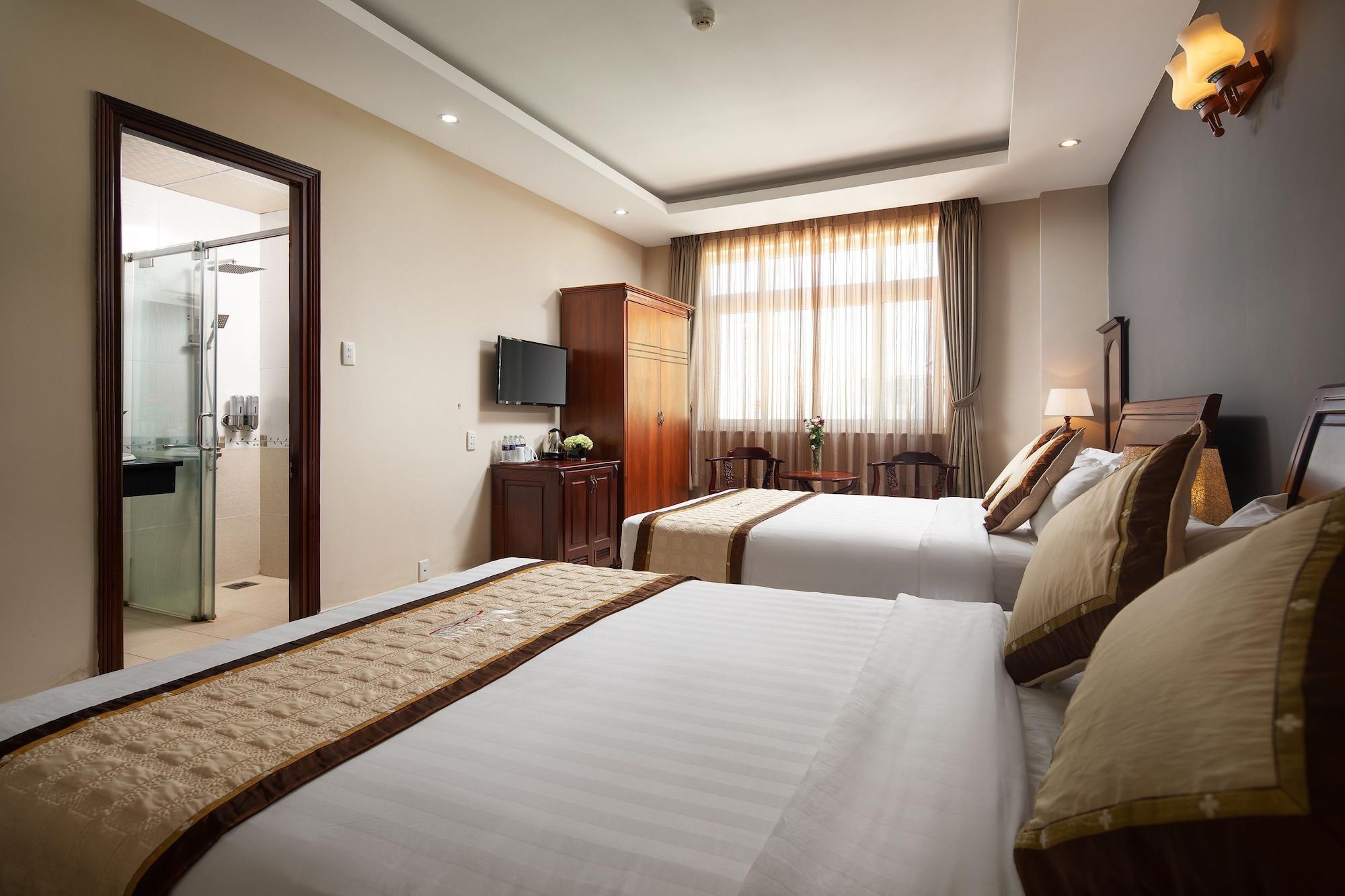 Corvin Hotel — 8