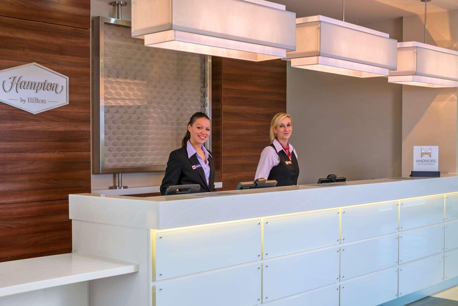 HAMPTON BY HILTON LONDON LUTON AIRPORT — 5