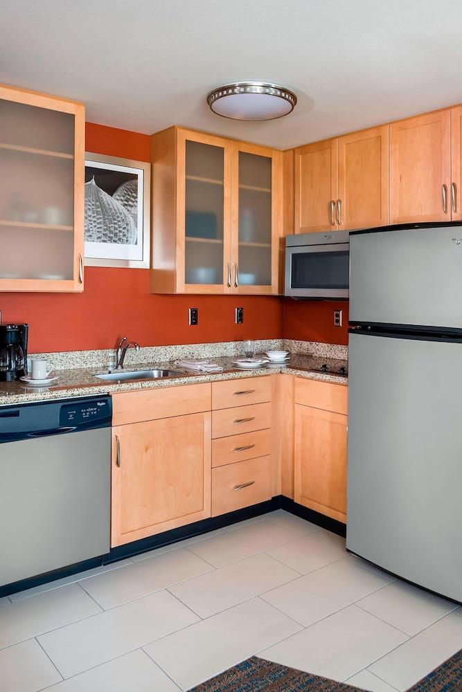 RESIDENCE INN FARGO — 4